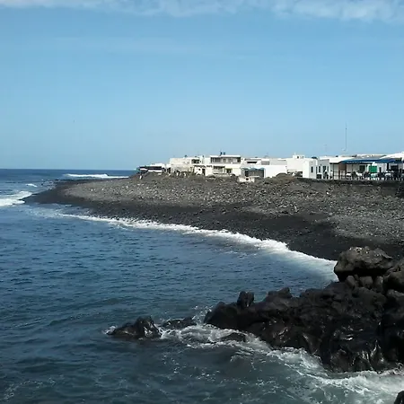 House With 3 Bedrooms In El Golfo, Lanzarote, With Terrace And Wifi Near The Apartment *